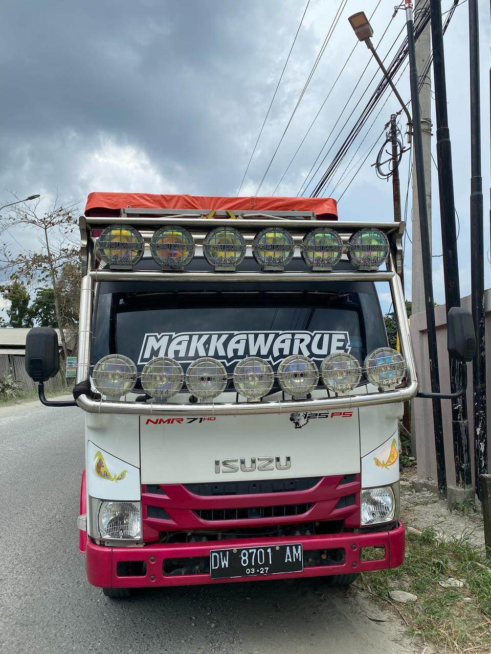 Armada truk transporter Kalimantan Selatan untuk proyek dan industri PT Harum Jaya Karsa