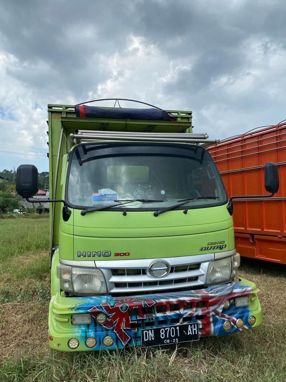 Transportasi material konstruksi oleh transporter Kalimantan Selatan